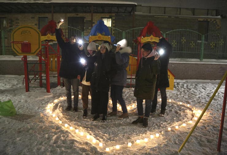 רוסיה אומסק הפגנה יום ה אהבה ולנטיין בעד נבלני נגד פוטין