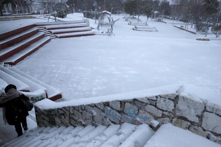 יוון מזג אוויר קור שלג צפון אתונה