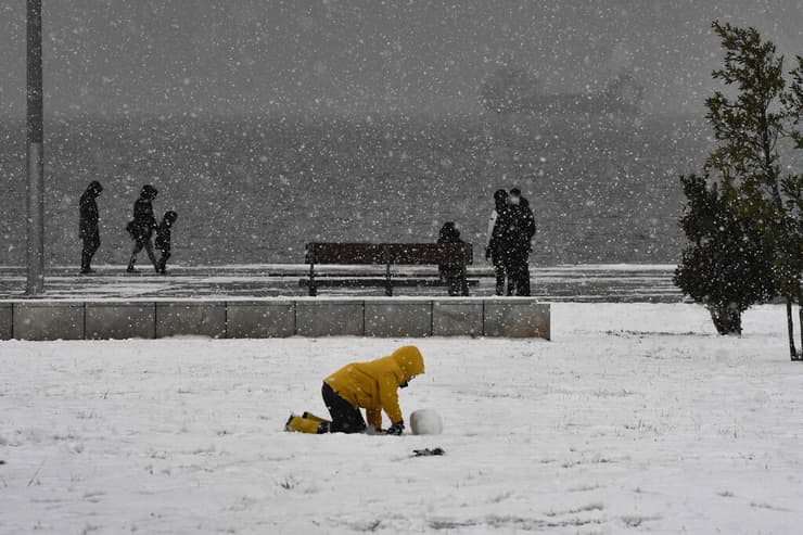 יוון מזג אוויר קור שלג סלוניקי