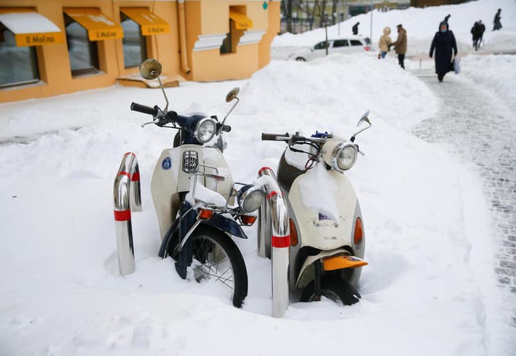 שלג כבד ב קייב אוקראינה
