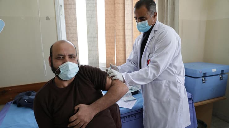 פלסטינאים פלסטינים מתחסנים חיסון נגיף קורונה
