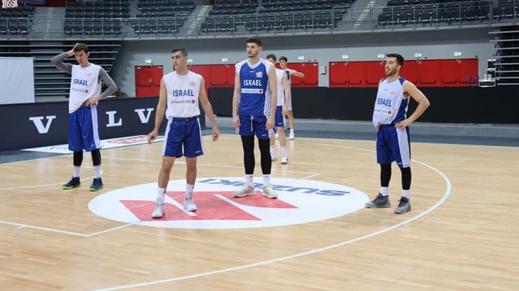 שחקני נבחרת ישראל כדורסל
