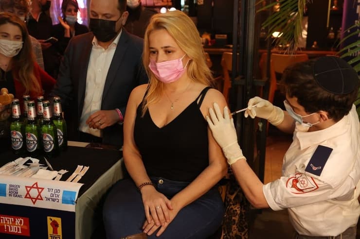 מבצע חיסונים של עיריית ת"א ואיגוד המסעדות וחיי הלילה - מתחסנים ומקבלים דרינק בחינם