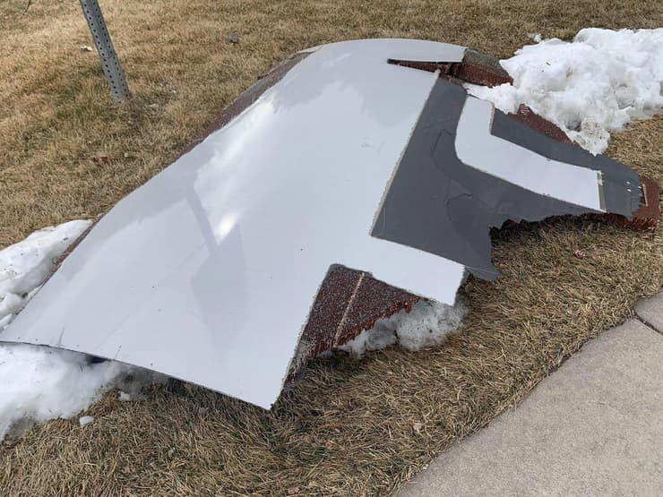 ארה"ב קולורדו מטוס יונייטד איירליינס חלקים התפרקו ב אוויר