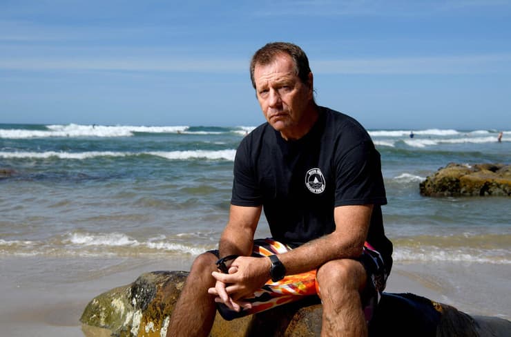 דייב פירסון ניצול של מתקפת כריש ב אוסטרליה שהקים מועדון לניצולי נשיכות