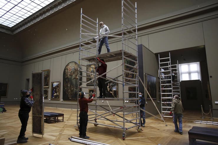 מוזיאון הלובר בפריז סגור בשל מגפת הקורונה