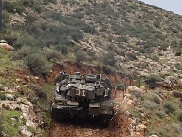 אימון עבירות לטנקים של חטיבה 188 בבקעת הירדן כהכנה למלחמה בלבנון