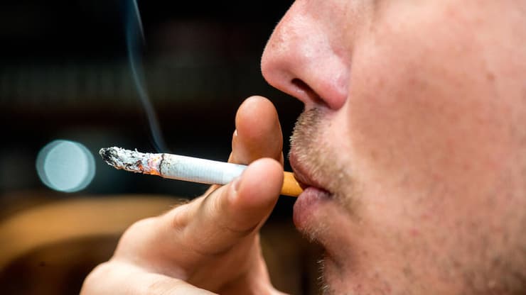 הסיכון לחלות בסרטן חלל הפה והלוע גדול פי ארבעה בקרב מעשנים ופי 15 בקרב צרכני אלכוהול ומעשנים כבדים