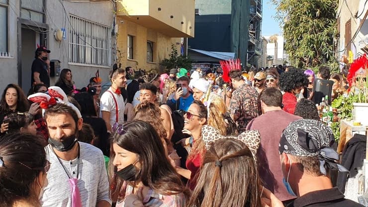 התקהלויות ומסיבה המונית של פורים בכרם התימנים בתל אביב