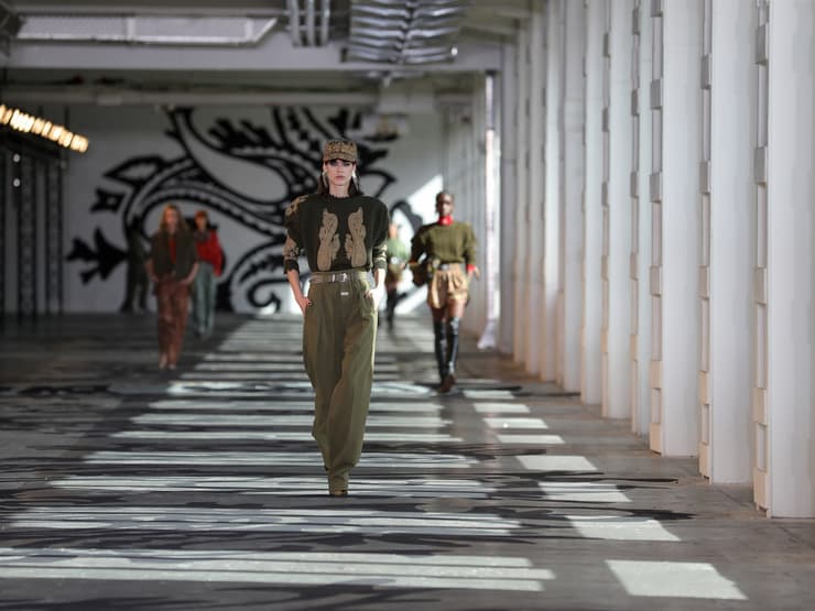 התצוגה של אטרו בשבוע האופנה במילאנו