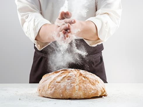 ברשתות החברתיות מצאנו לא מעט מתכונים ללחם שמכילים שמן, ביצים וסוכר בכמות שמזכירה יותר עוגה מלחם