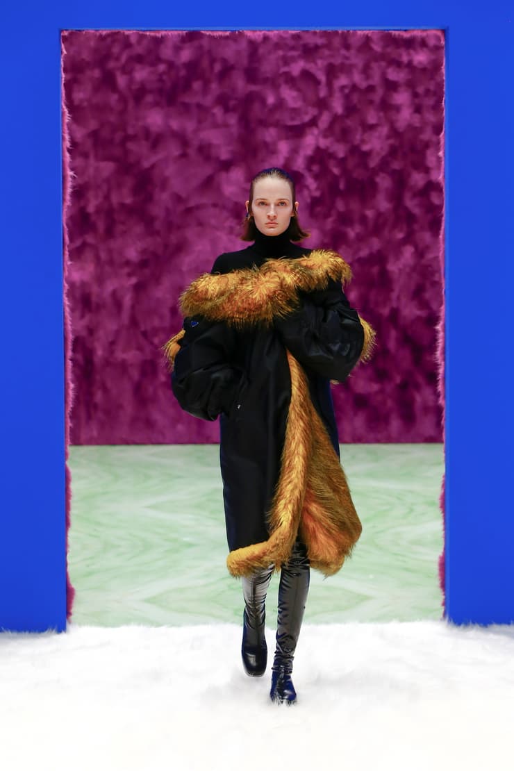 התצוגה של פראדה בשבוע האופנה במילאנו