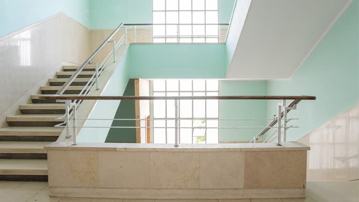 חדר מדרגות, מתוך התערוכה "כפולות"