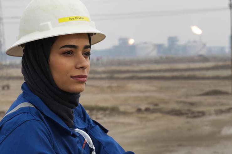 איית ראוות'ן מהנדסת ב מתקן נפט ב בצרה עיראק