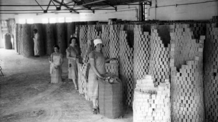 מפעל שמן סבונים לייבוש צולם בין השנים 1930 – 1933