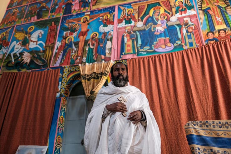 אתיופיה חשד ל פשעי מלחמה ב תיגראי כומר ב כפר דנגולט
