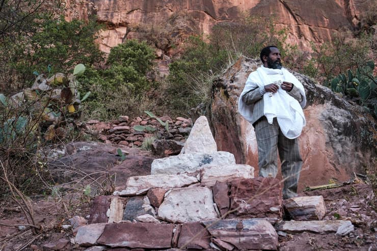 אתיופיה חשד ל פשעי מלחמה ב תיגראי כפר דנגולט קבר של נרצח ב טבח