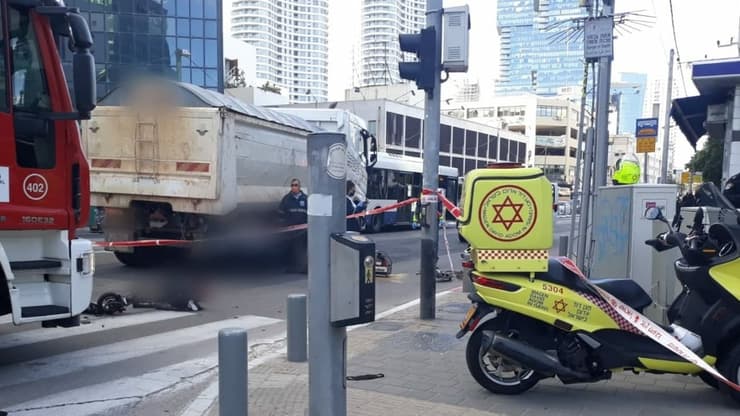רוכבת קורקינט חשמלי כבת 30 נהרגה בתאונה עם משאית ברחוב המסגר בתל אביב