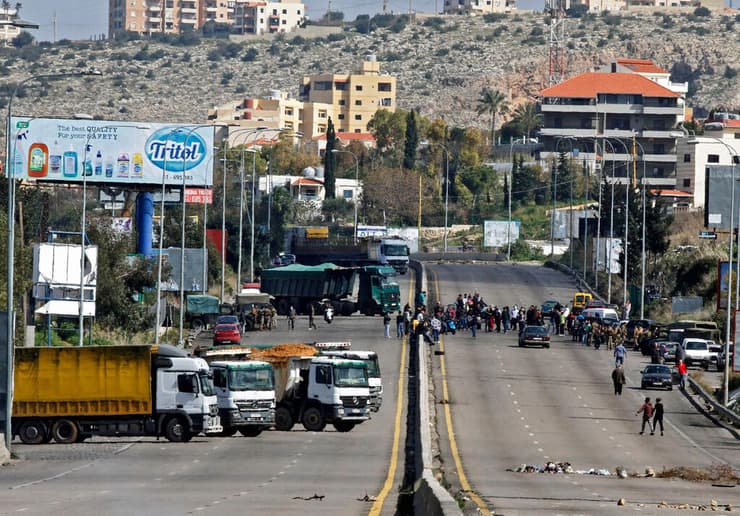 לבנון מהומות חסימת כבישים אזור ביירות