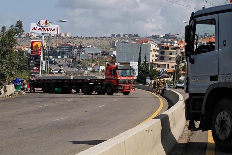 לבנון מהומות חסימת כבישים ג'ייה מדרום ל ביירות