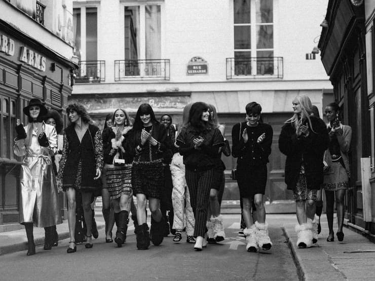 התצוגה של שאנל בשבוע האופנה בפריז