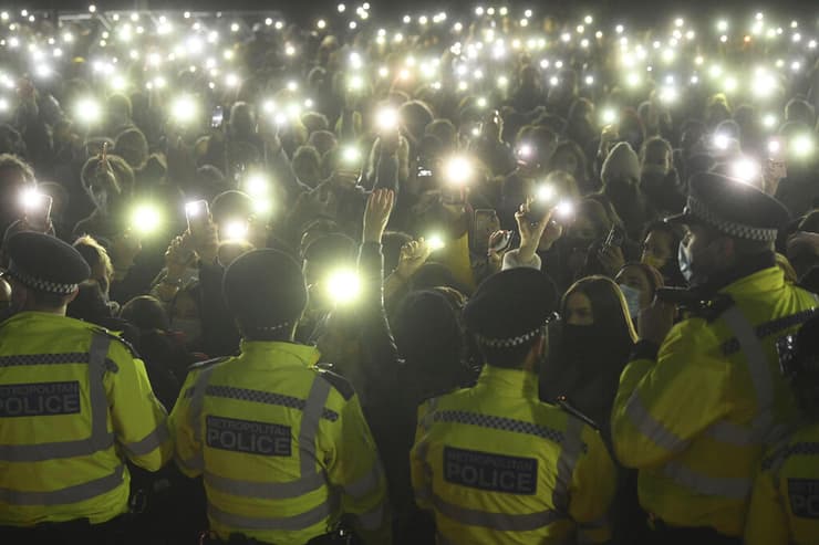 רצח אישה על ידי שוטר ב לונדון עצרת לזכר שרה אוורארד בריטניה