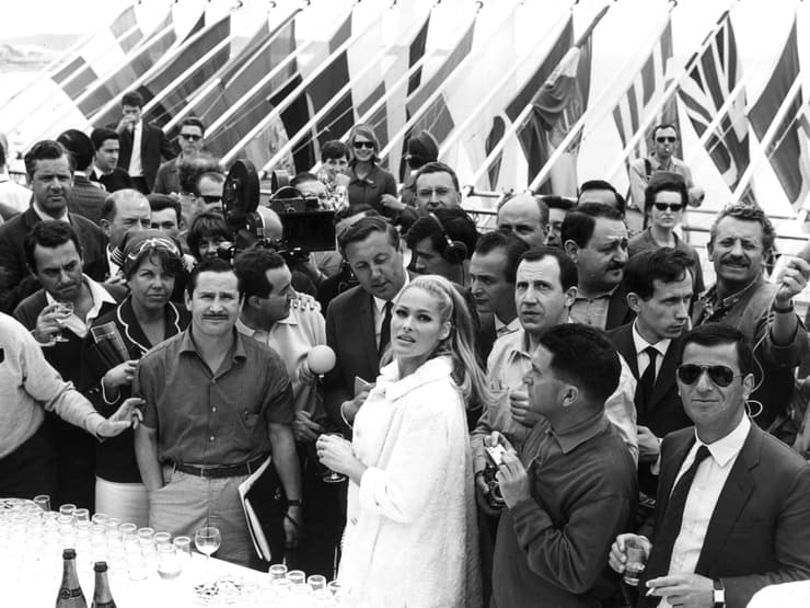 אורסולה אנדרס בפסטיבל קאן, 1965