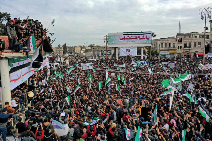 מתנגדי אסד בעיר אידליב. סעודיה סיפקה תמיכה לאופוזיציה   