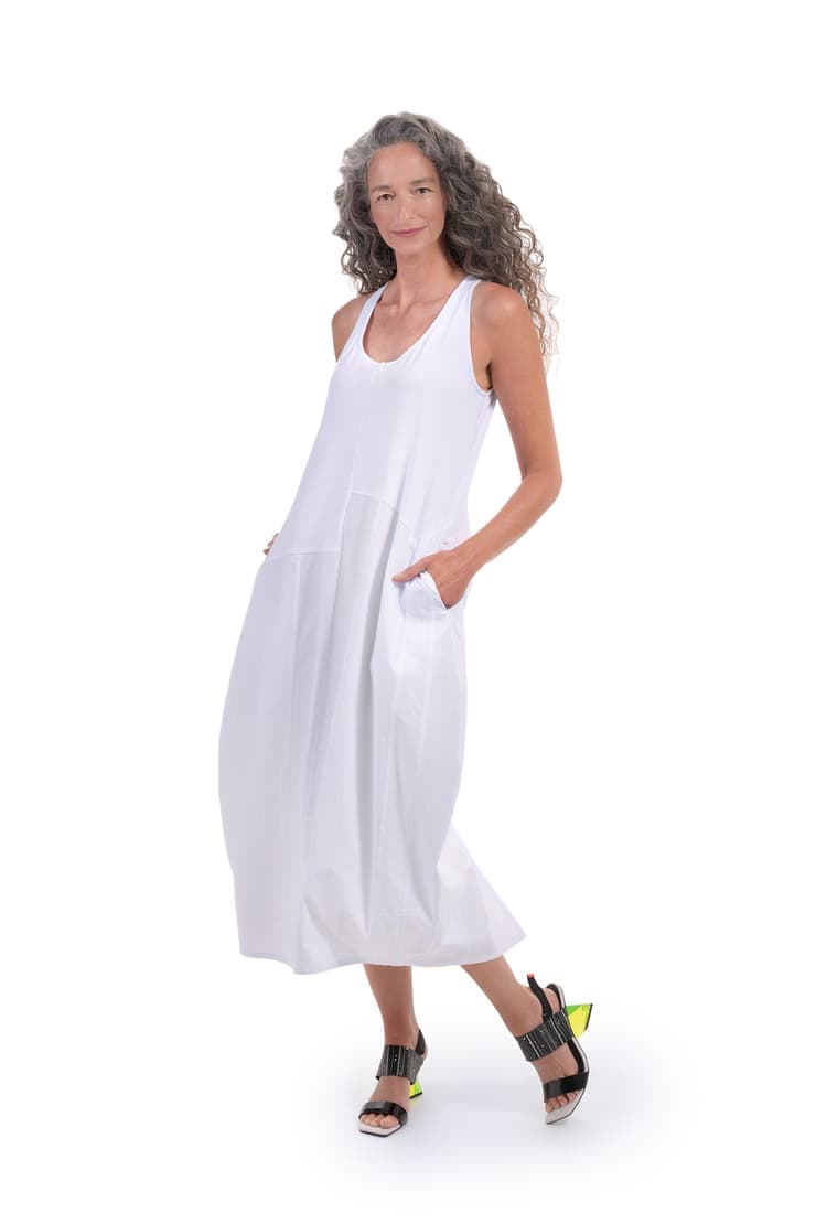 שמלה לבנה של אלמביקה