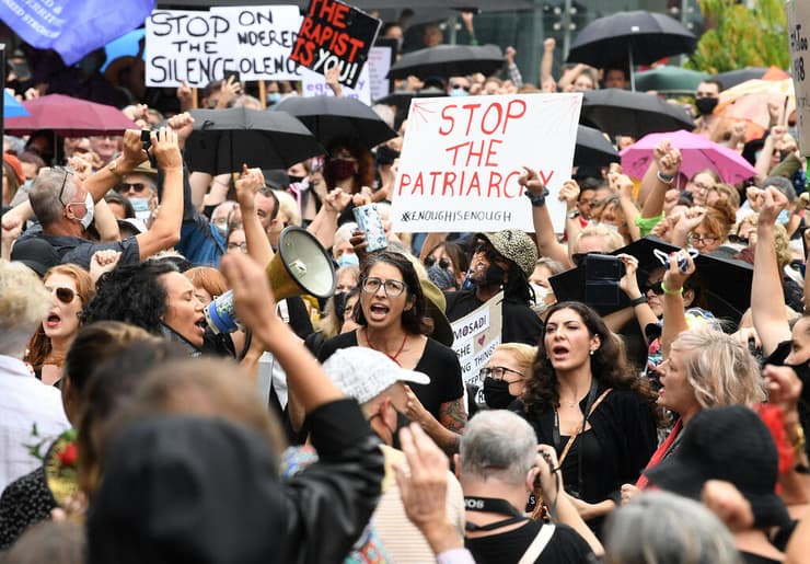 אוסטרליה הפגנה נשים תקיפות מיניות 