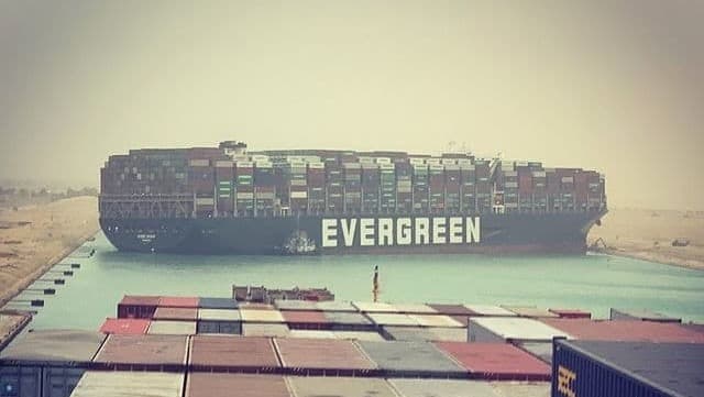 מצרים תעלת סואץ ספינה אונייה Ever Given תקועה פקק ב תעלה