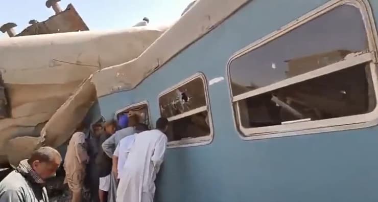 מצרים: כ-50 נפגעים בהתנגשות רכבות במרכז המדינה