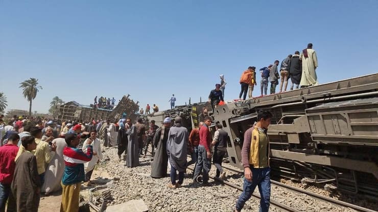 התנגשות בין רכבות בעיר סוהאג במצרים