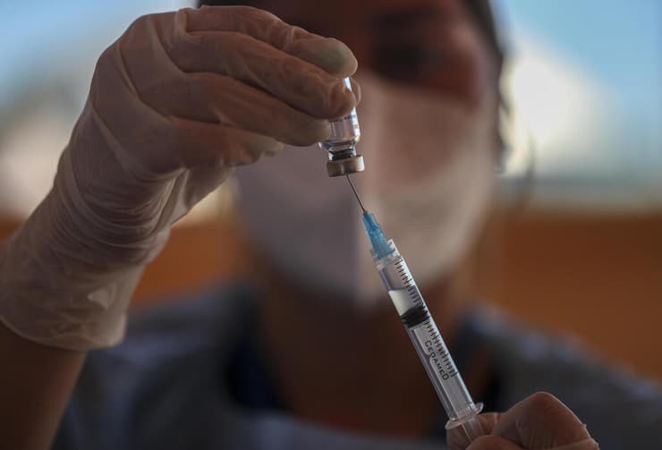  חיסונים בבירת צ'ילה סנטיאגו. יותר מ-6 מיליון קיבלו מנת חיסון אחת 