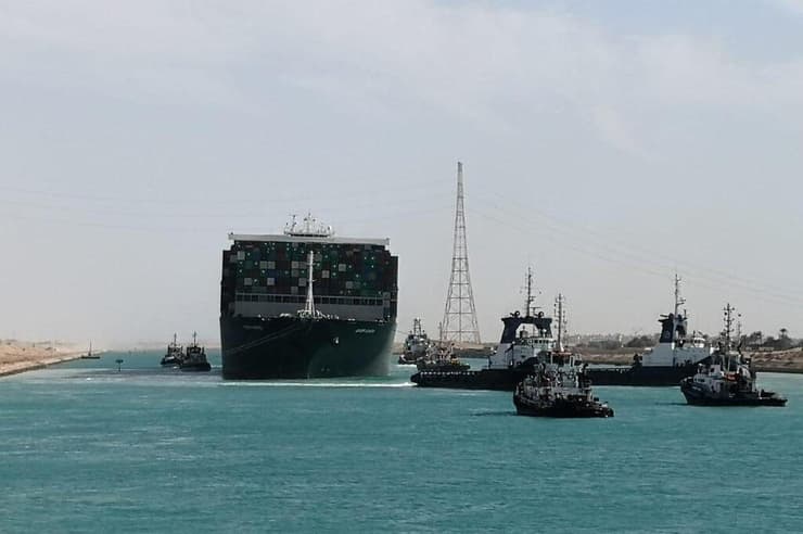 ספינה Ever Given לאחר שחרורה מ גדות תעלת סואץ מצרים