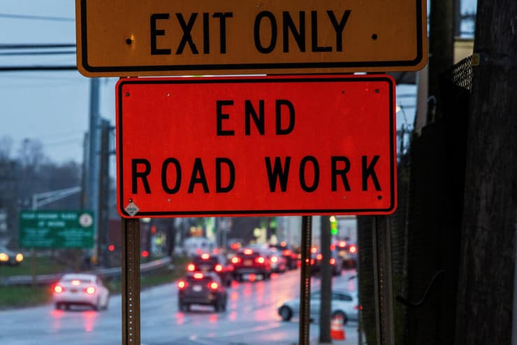 עבודות בכביש בניו ג'רזי. "תגמול על עבודה, לא על עושר"   