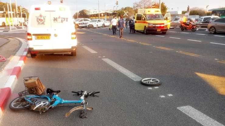 רוכב אופניים נהרג מפגיעת רכב בכביש 44 בצומת אזור