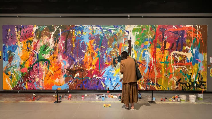 דרום קוריאה תערוכה ציור גרפיטי מבקרים קשקשו בטעות