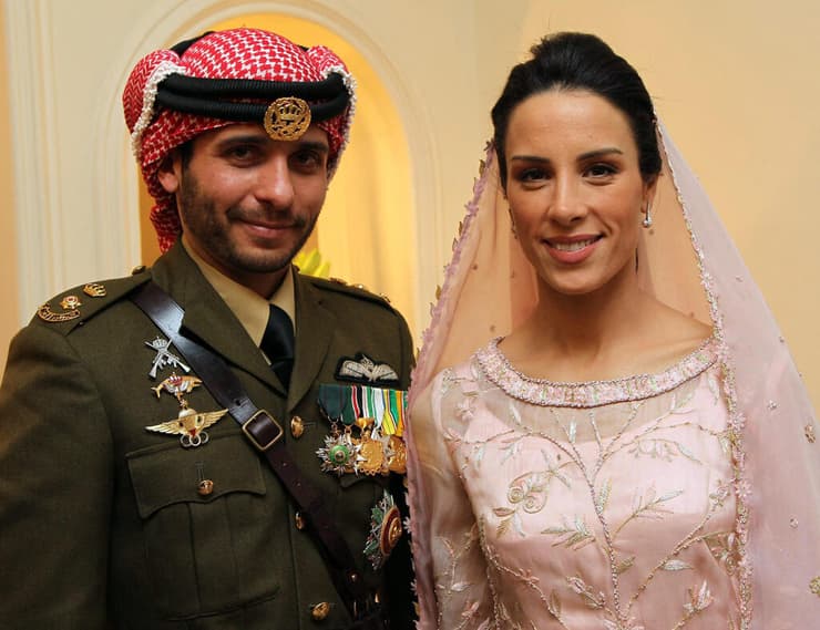 ירדן נסיך חמזה יורש העצר לשעבר עם מתחתן רעייתו לכאורה נעצר דיווח על תוכנית הפיכה