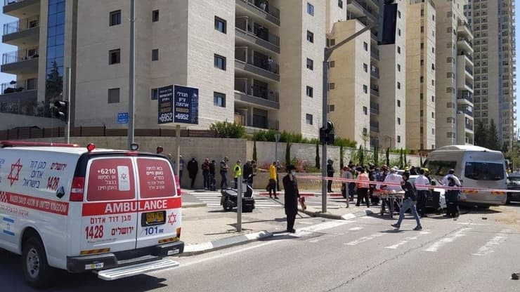 זירת התאונה בצומת דרך חברון- צבי נוימן בירושלים