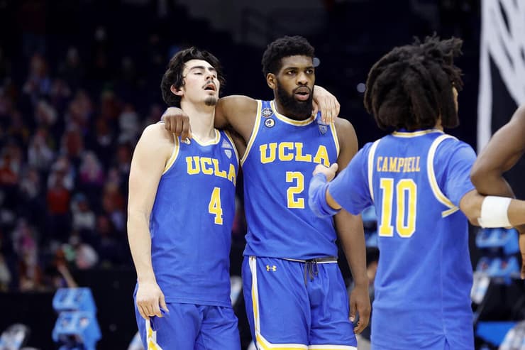 שחקני UCLA מאוכזבים בסיום