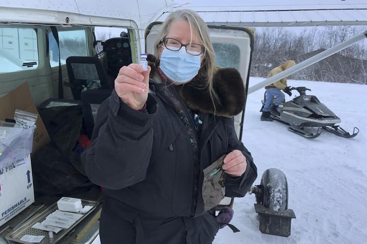 ארה"ב אלסקה מביאים חיסון ל קורונה היישוב נפקיאק