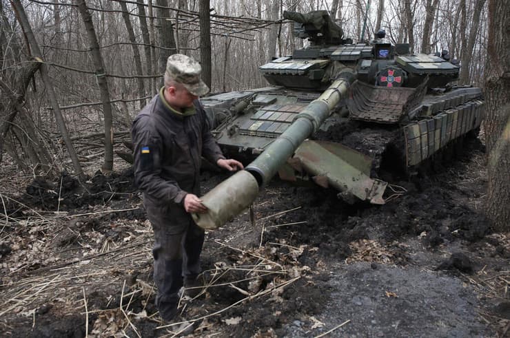 צבא אוקראינה ב מזרח אוקראינה קו החזית מול הבדלנים תומכי רוסיה