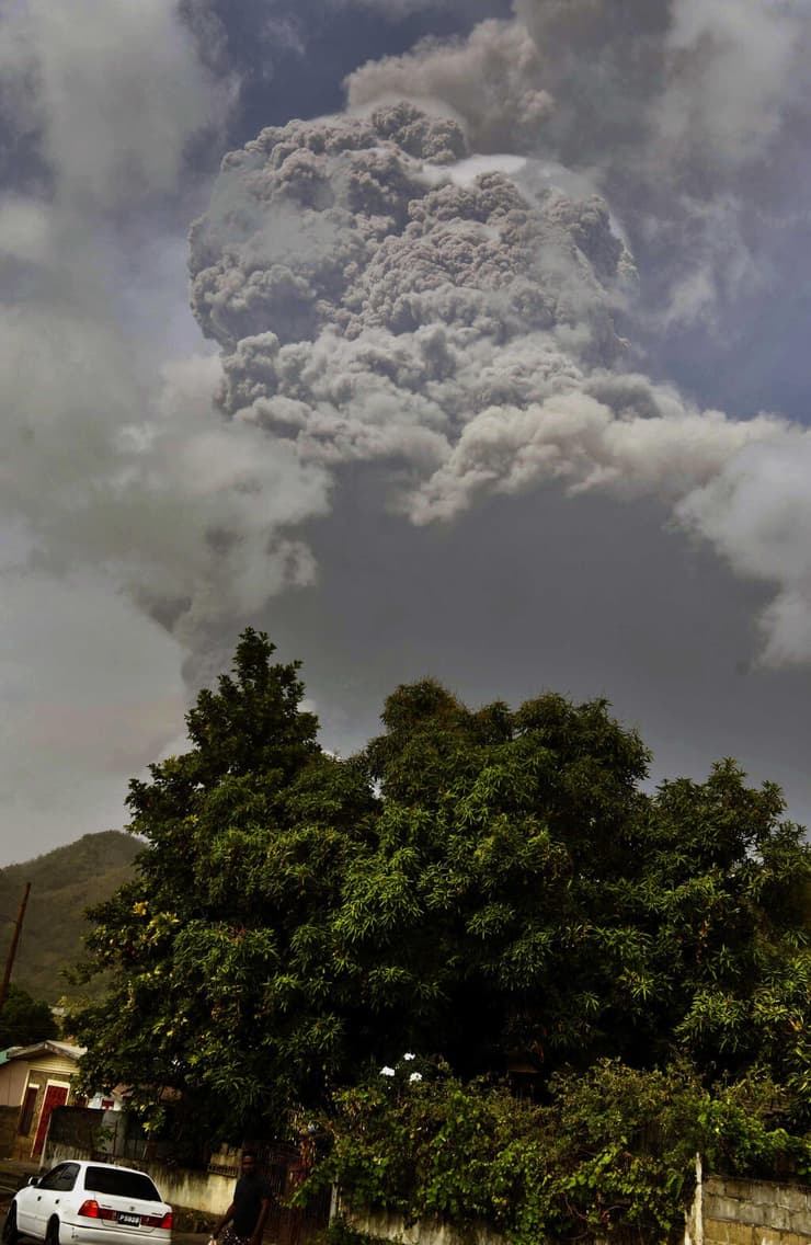 התפרצות הר געש לה סופרייר סנט וינסנט בים הקריבי