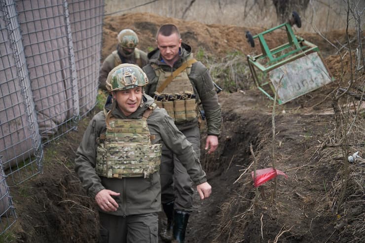 נשיא אוקראינה וולדימיר זלנסקי סיור חזית מזרח אוקראינה גבול רוסיה
