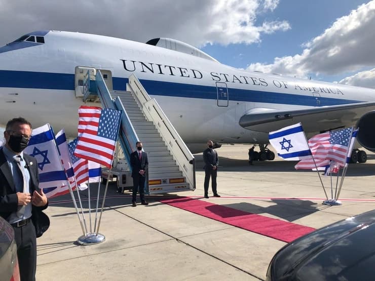 שר ההגנה האמריקאי נוחת בישראל