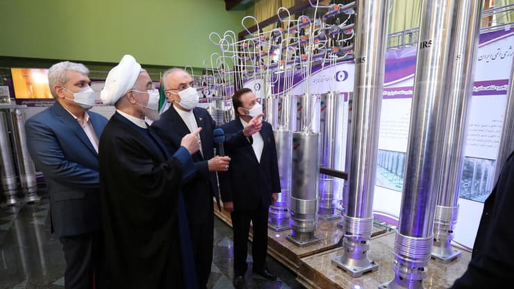 נשיא איראן רוחאני והצנטריפוגות החדשות של נתנז
