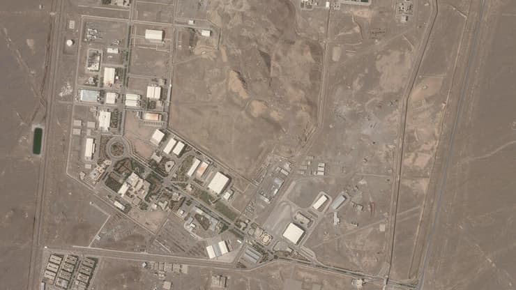 איראן מתקן העשרת אורניום נתנז גרעין תמונת לוויין מ 7 אפריל שזה 4 ימים לפני הדיווח על תקלת חשמל