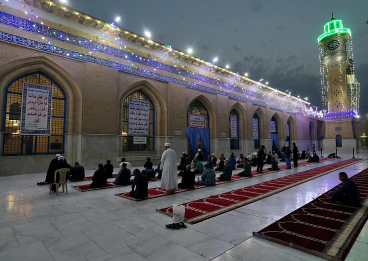 רמדאן תפילה השבוע ב מסגד ב בגדד עיראק
