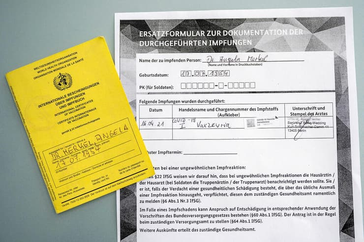 קנצלרית גרמניה אנגלה מרקל מסמכים ש מוכיחים ש התחסנה חיסון קורונה אסטר הזניקה